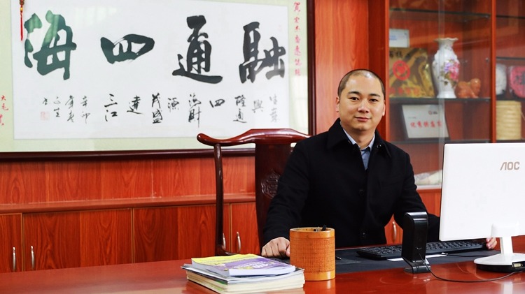 宏展纏繞膜五金精密機械行業解決方案